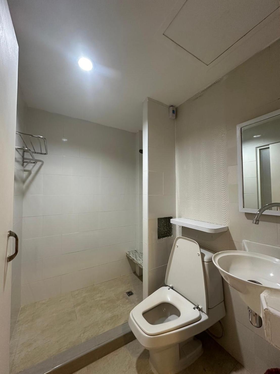 Royal Garden Home Hotel Бангкок Екстер'єр фото