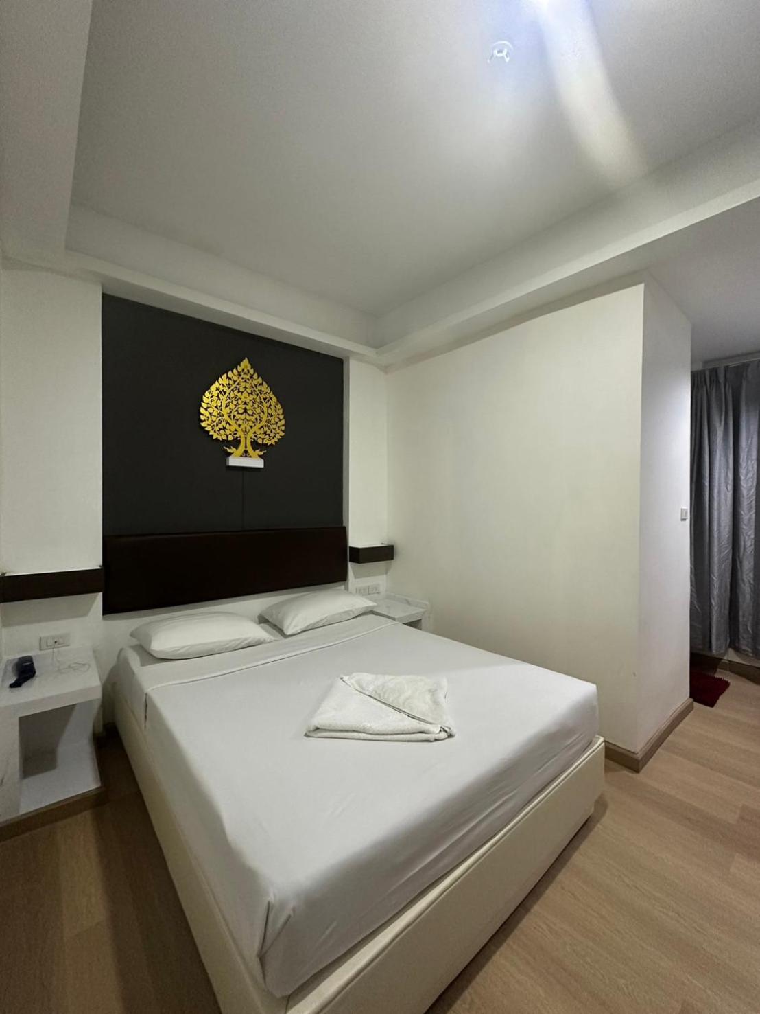 Royal Garden Home Hotel Бангкок Екстер'єр фото