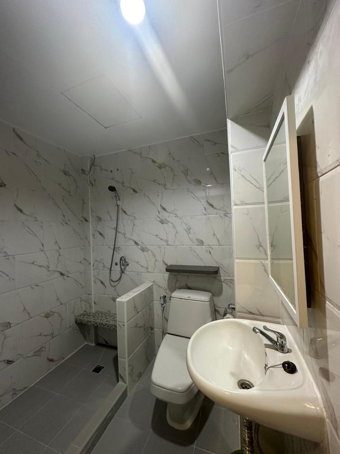 Royal Garden Home Hotel Бангкок Екстер'єр фото