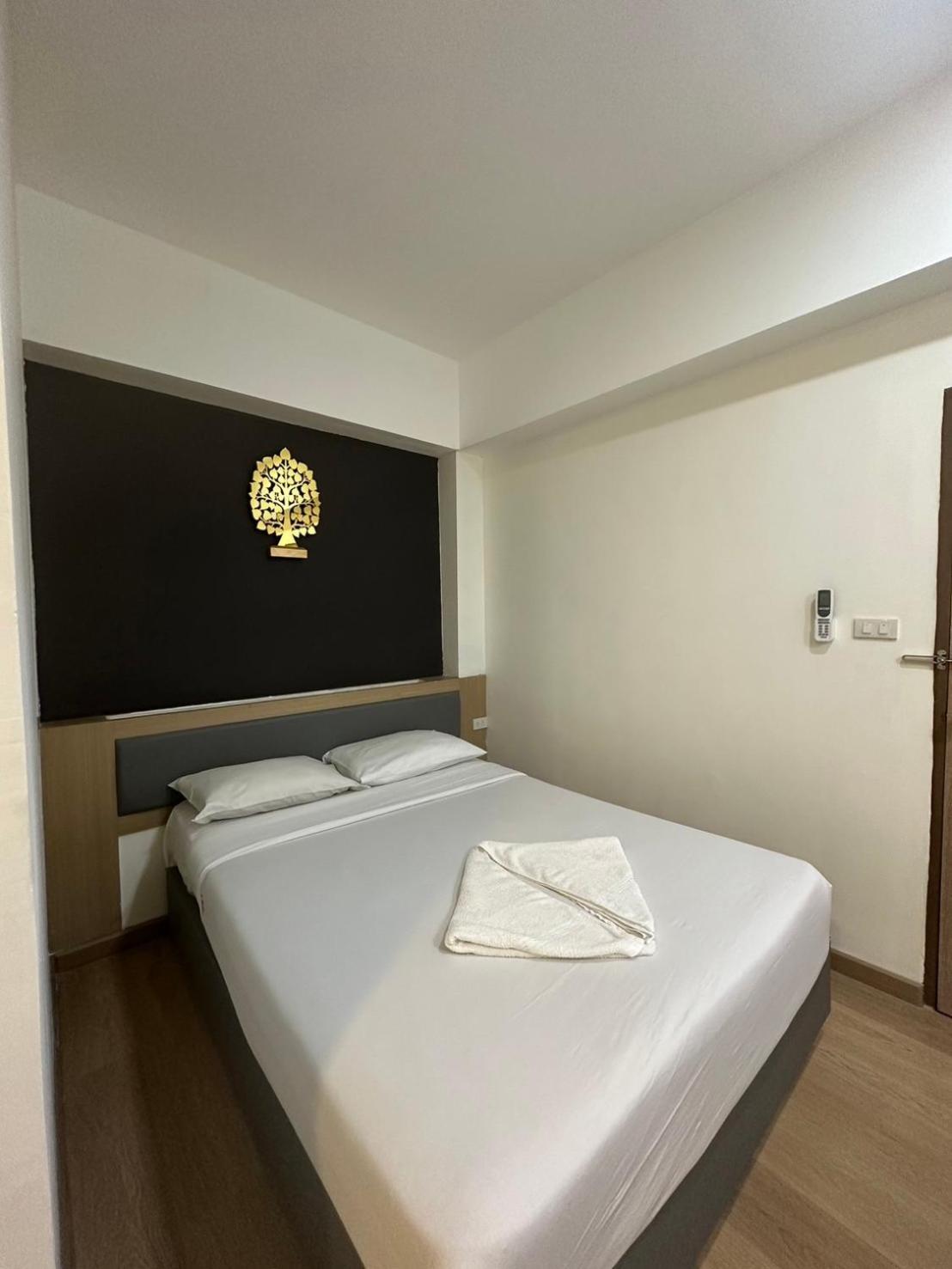 Royal Garden Home Hotel Бангкок Екстер'єр фото