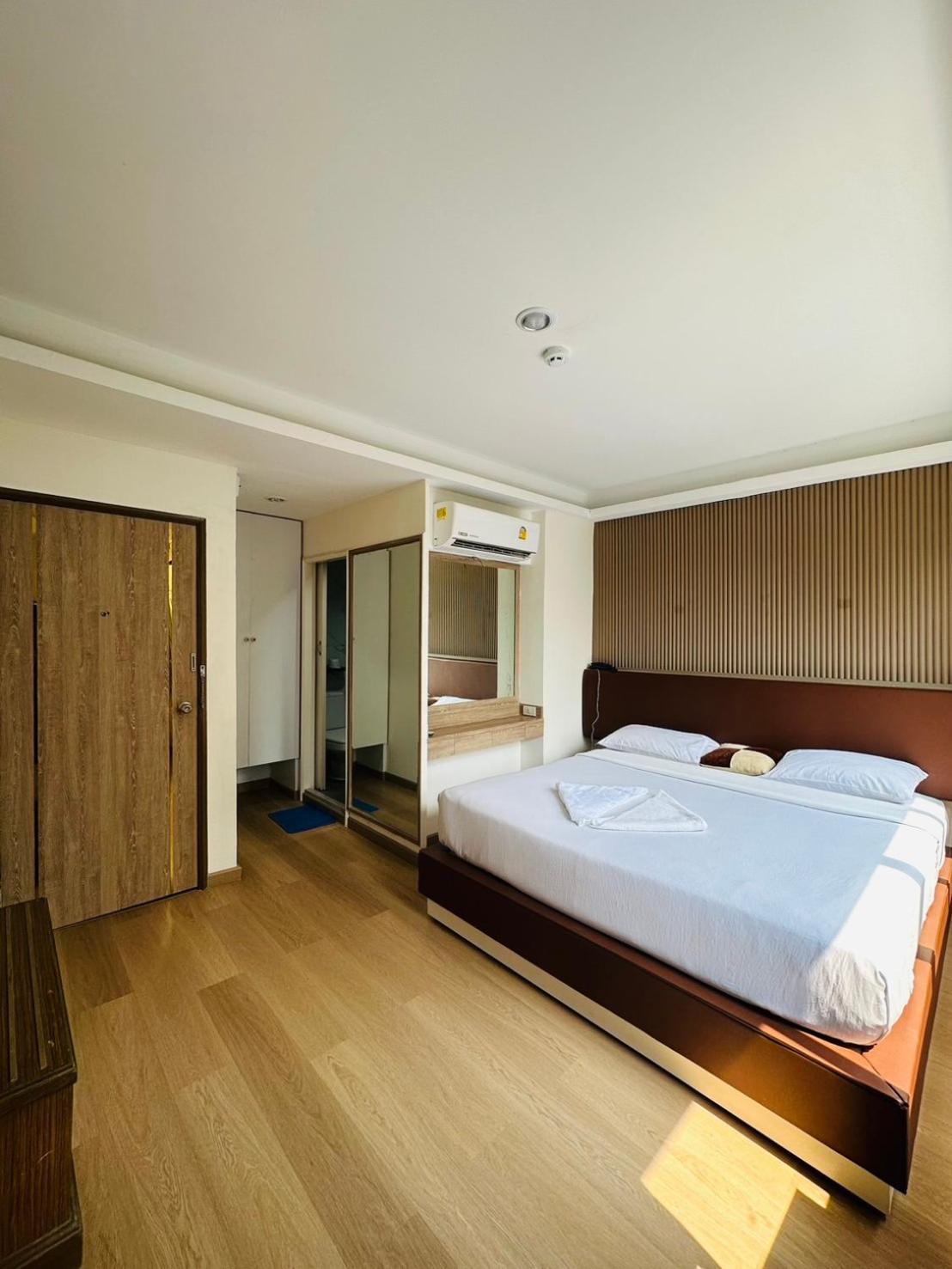 Royal Garden Home Hotel Бангкок Екстер'єр фото