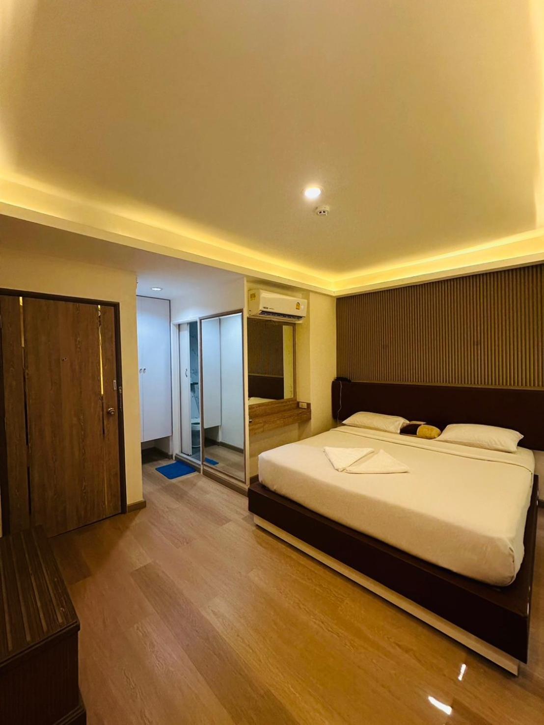 Royal Garden Home Hotel Бангкок Екстер'єр фото
