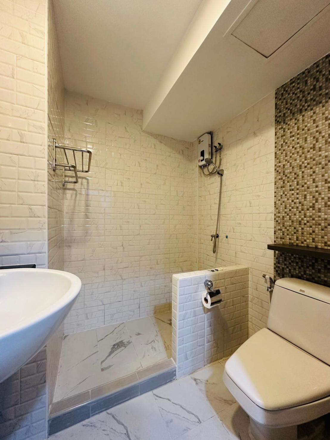 Royal Garden Home Hotel Бангкок Екстер'єр фото