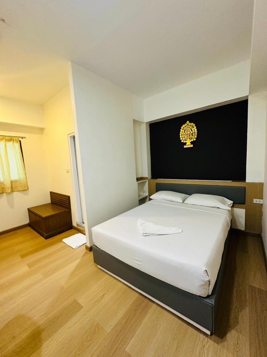 Royal Garden Home Hotel Бангкок Екстер'єр фото